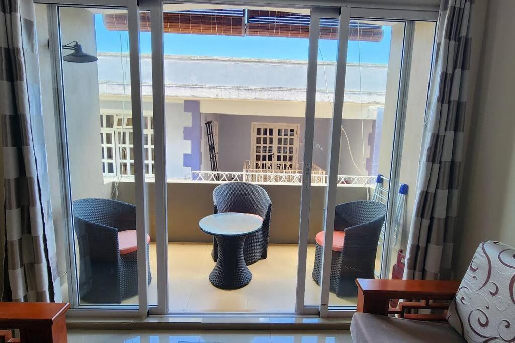 Number 8, 2Nd Floor, Pebble Bay Apartments Grand Bay Εξωτερικό φωτογραφία